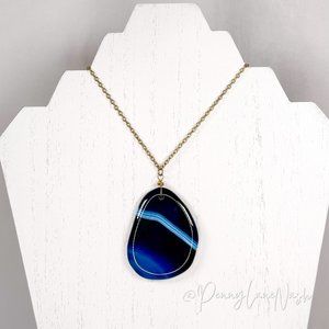 Vintage Blue Pebble Stone Pendant in Golden Solid Chain Necklace